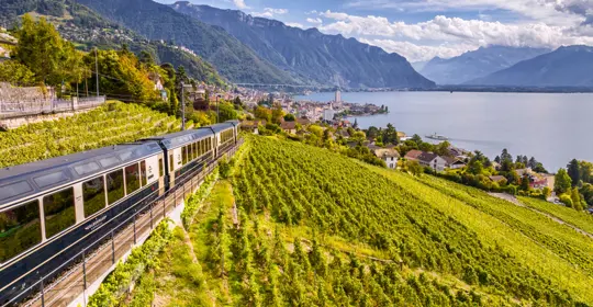 Switzerland-Golden-Pass-Train-800x500
